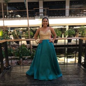 Meet your Posher, Karina